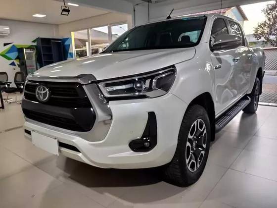 TOYOTA HILUX SW4 2.8 D-4D TURBO DIESEL SRX 4X4 AUTOMÁTICO TOYOTA HILUX SW4 2.8 D-4D TURBO DIESEL SRX 4X4 AUTOMÁTICO